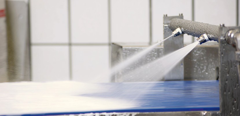 Підготовка харчових виробництв до літніх піків: Конвеєрні стрічки та підшипники, що не бояться миття під тиском Підготовка харчових виробництв до літніх піків: Конвеєрні стрічки та підшипники, що не бояться миття під тиском