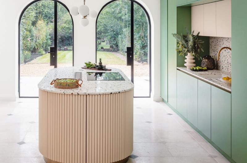 10. Круглий (Овальний) Кухонний Острів