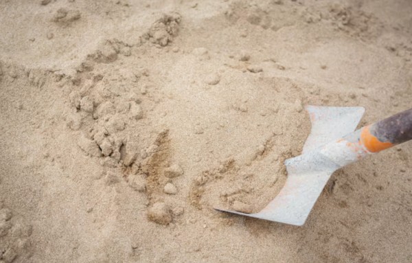 Як впевнитися в якості перед тим, як купити пісок будівельний в Києві?